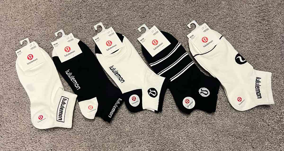 5 Lululemon Ankle Socks Medium