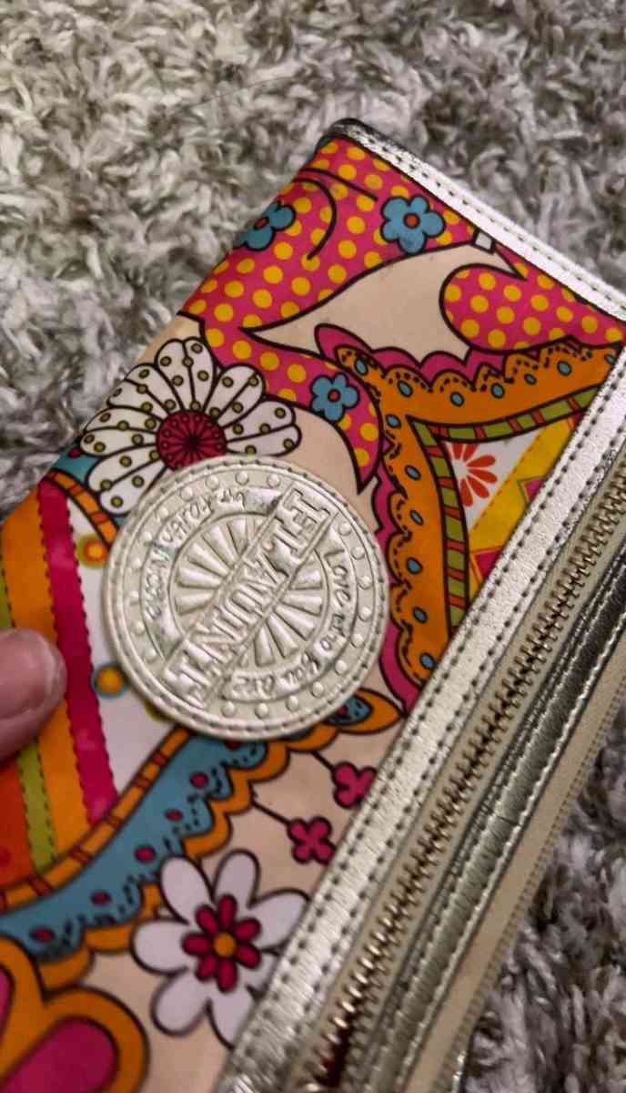 FLAUNT Wristlet Wallet Bold Color Supreme Functionality