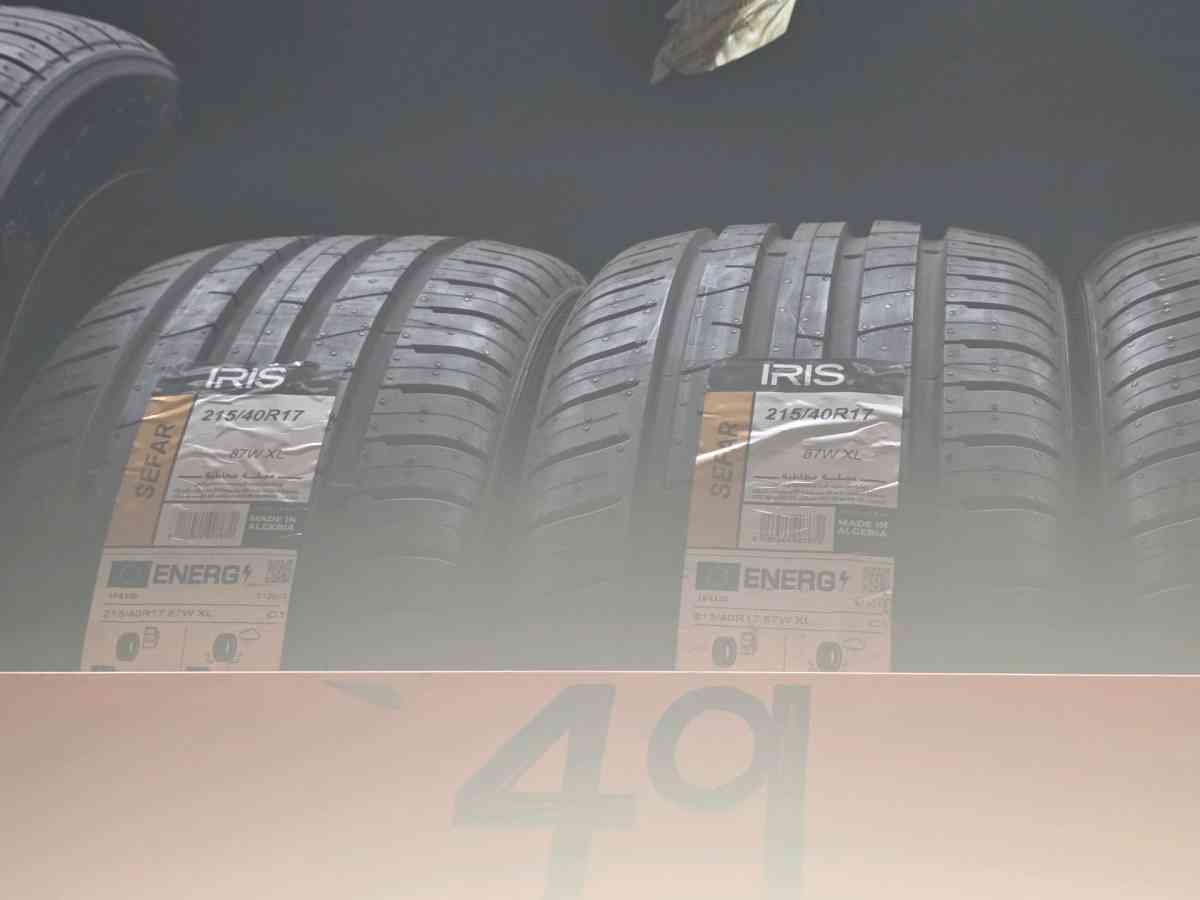 IRIS Sefar 215 40R17 67W XL