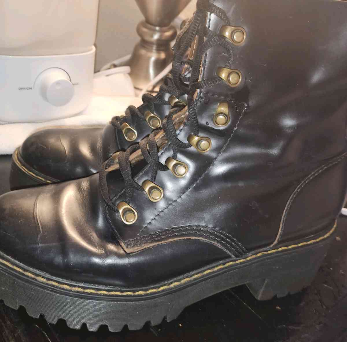 boots doc martens size 9
