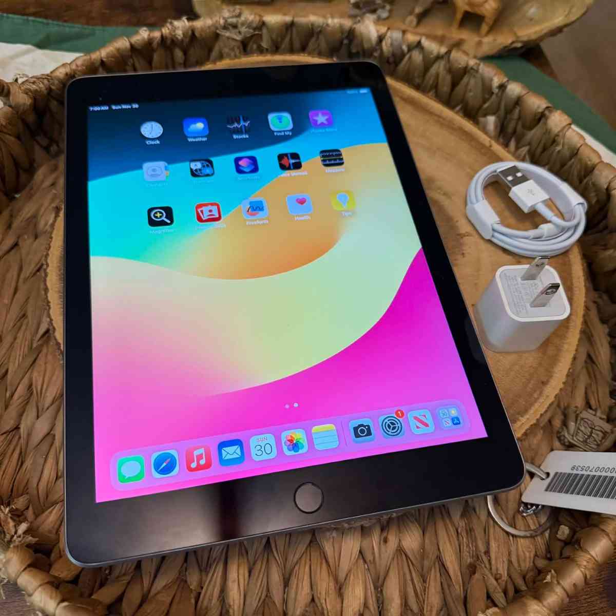Apple iPad 6th generation 32GB WiFi 97