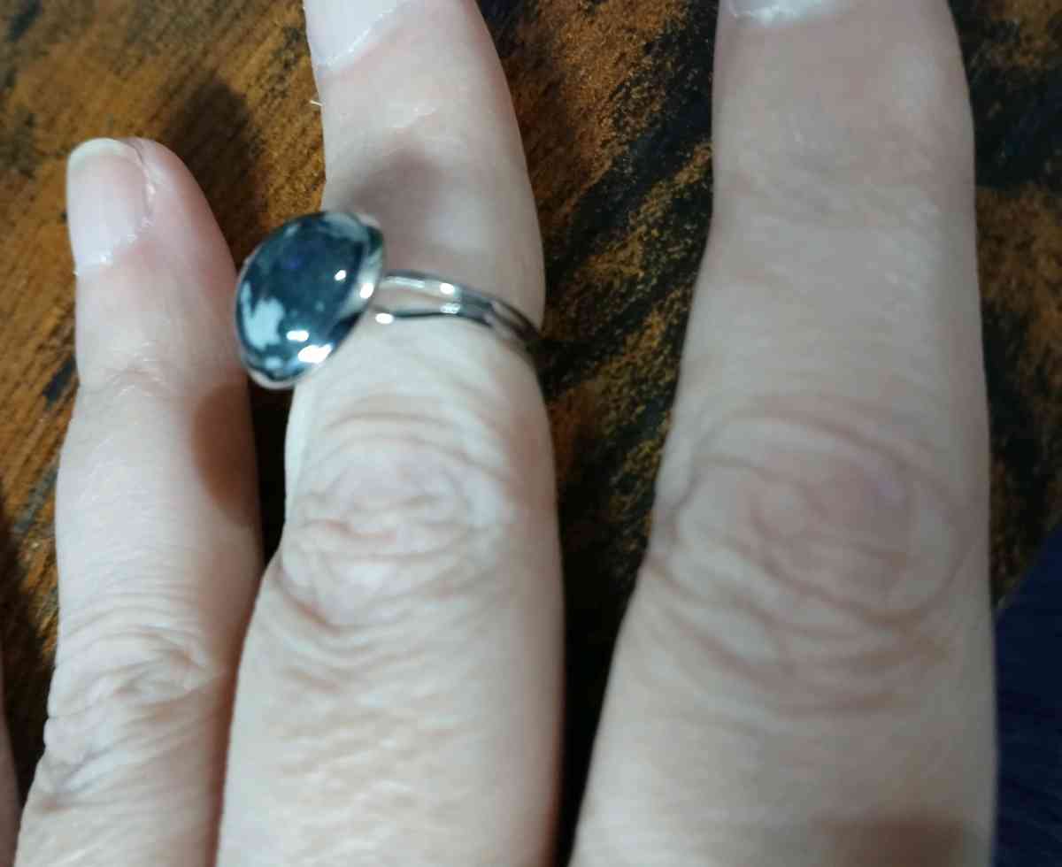 Adjustable Ring with Painted Synthesized Turquoise 12mm Iron