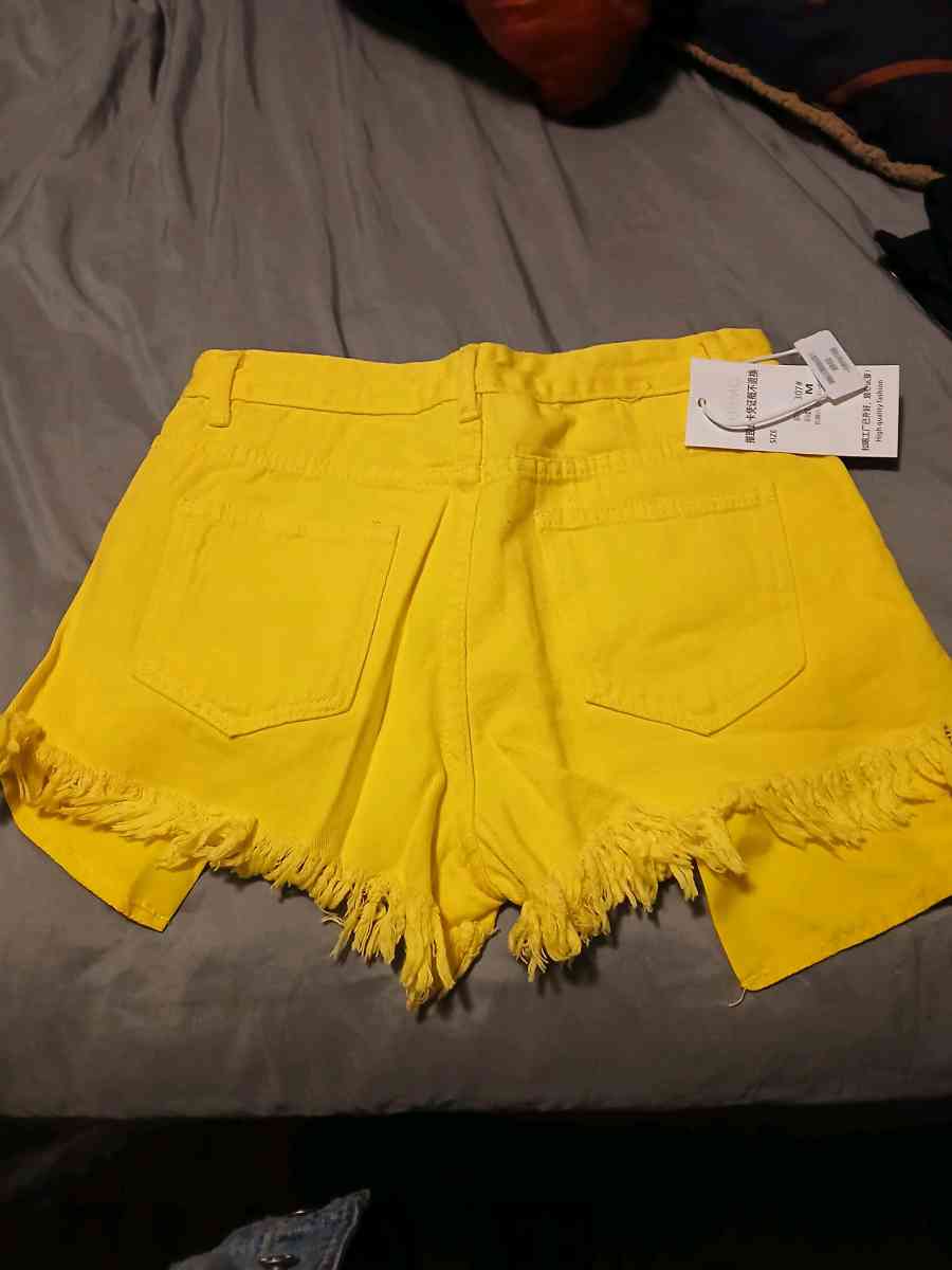 yellow shorts