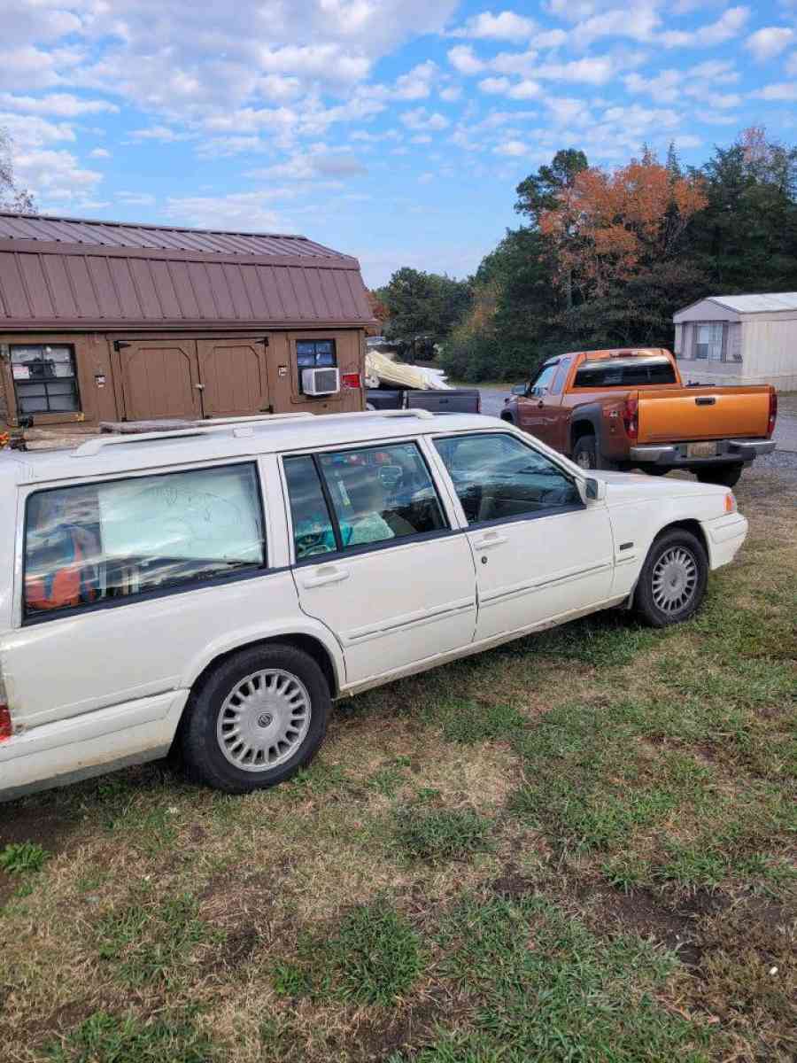 1996 Volvo station wagon 960
