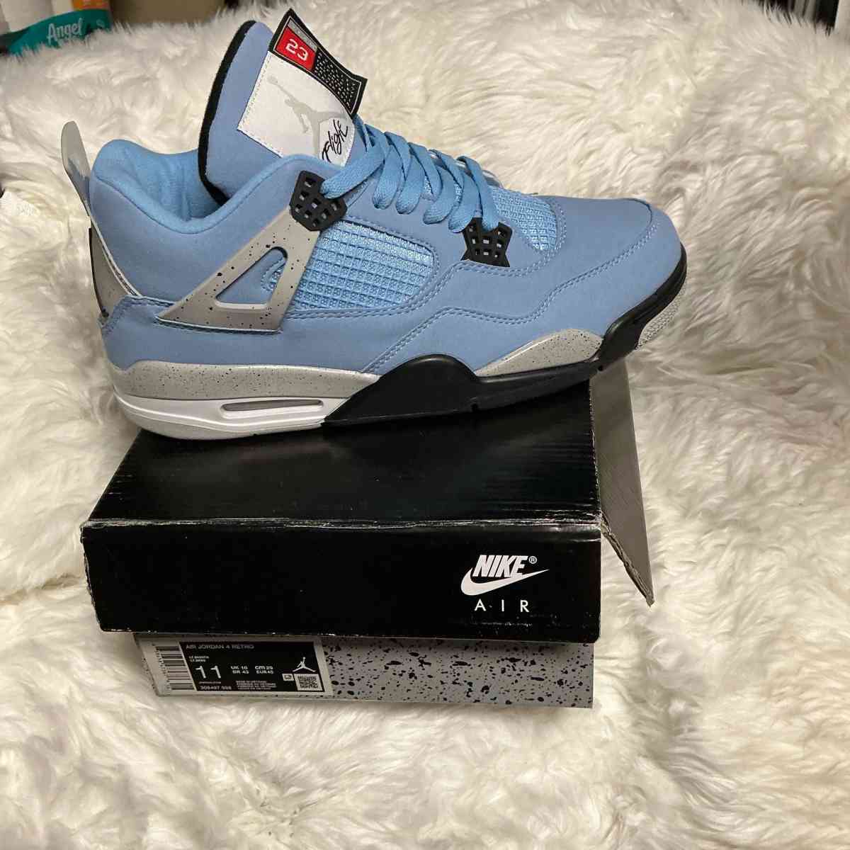 UNC JORDAN 4