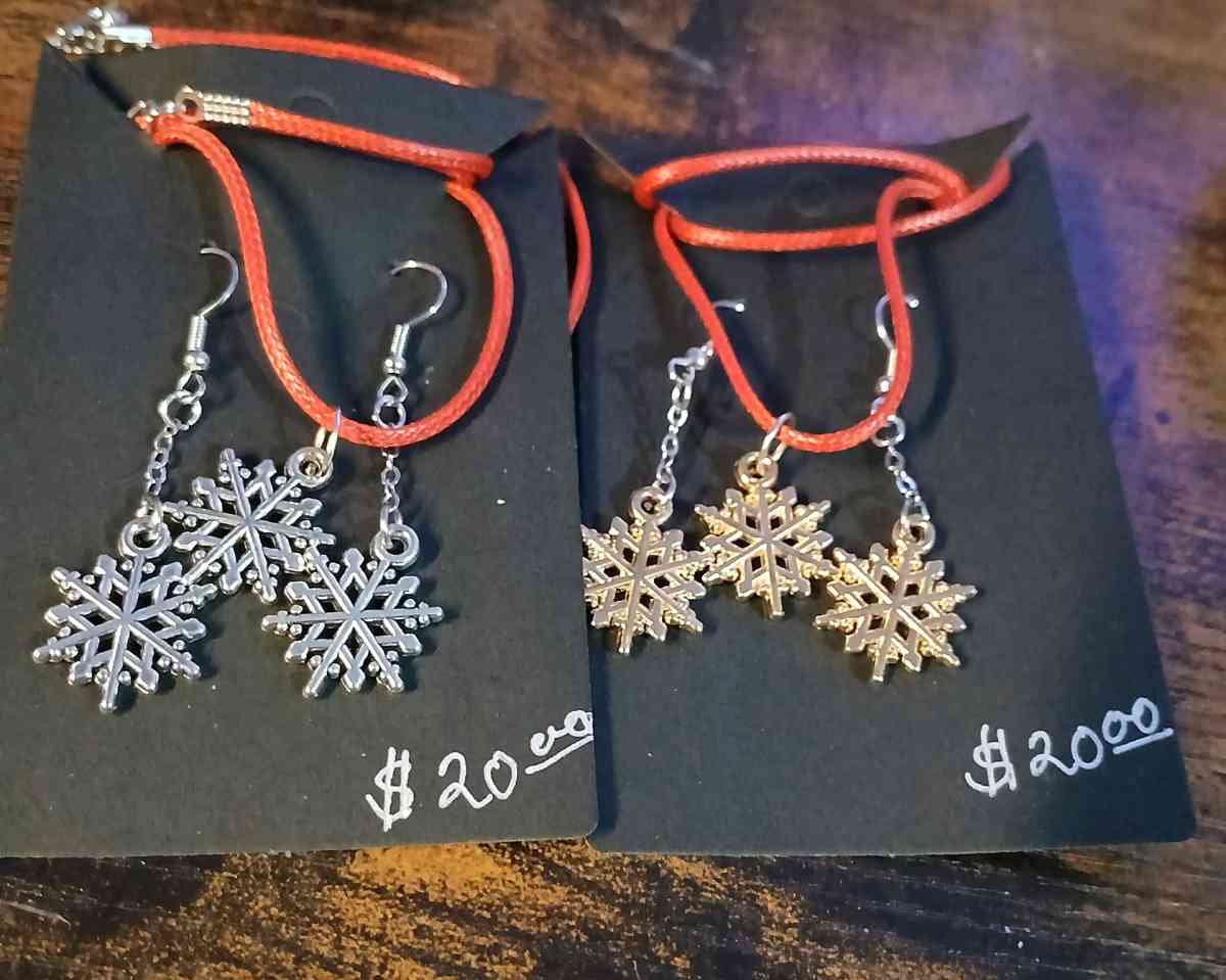 Hookstyle Earrings Leather Necklace Set Gold Snowflake