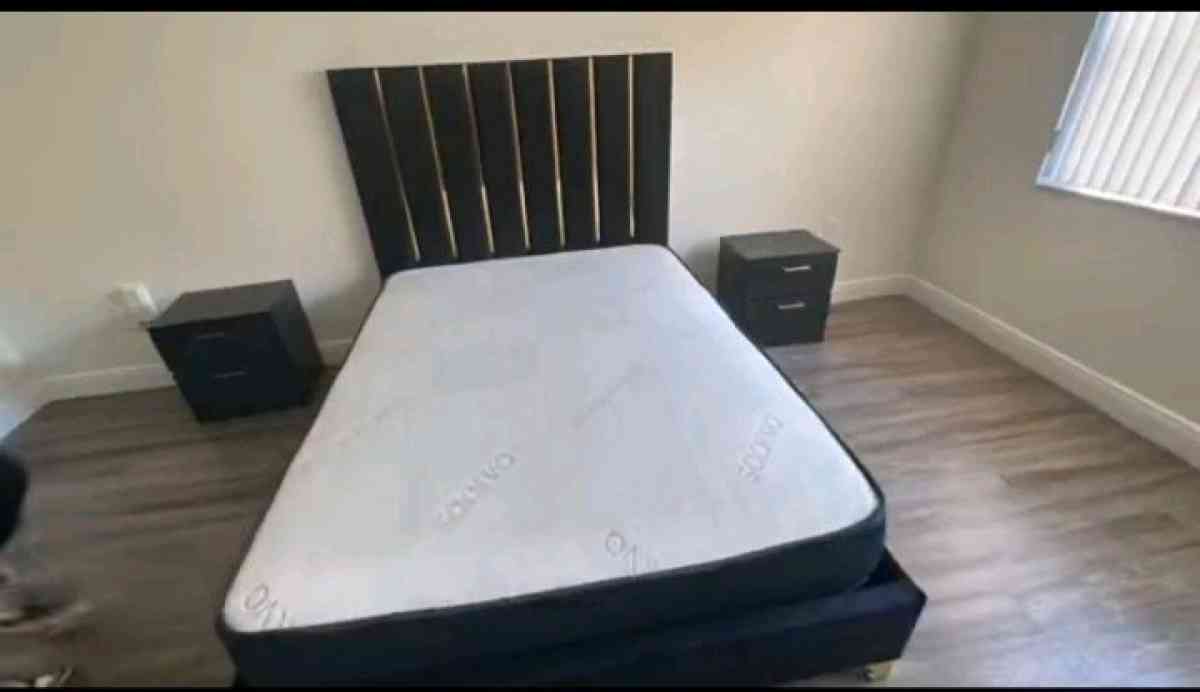 cama Queen con colchn regular Queen