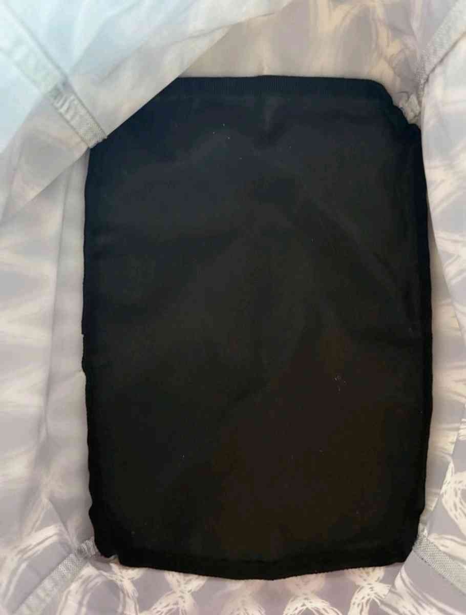 ThirtyOne Large Canvas Black Link Patterned Tote wBlack Stra