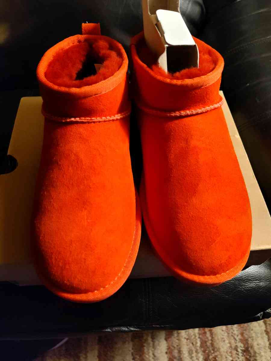 Classic Ultra Mini UGG boots Red size 7