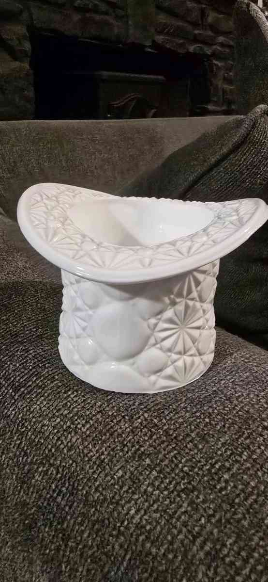 Fenton Milk Glass Hat