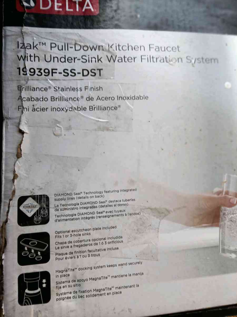 kitchen faucet with filtration