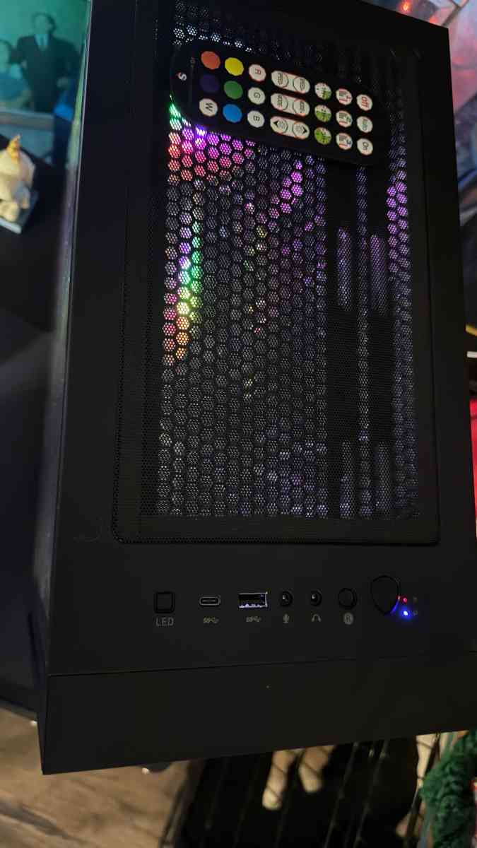 Gaming PC With Montior