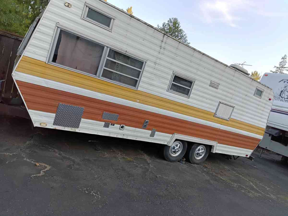 1975 Chateau travel trailer