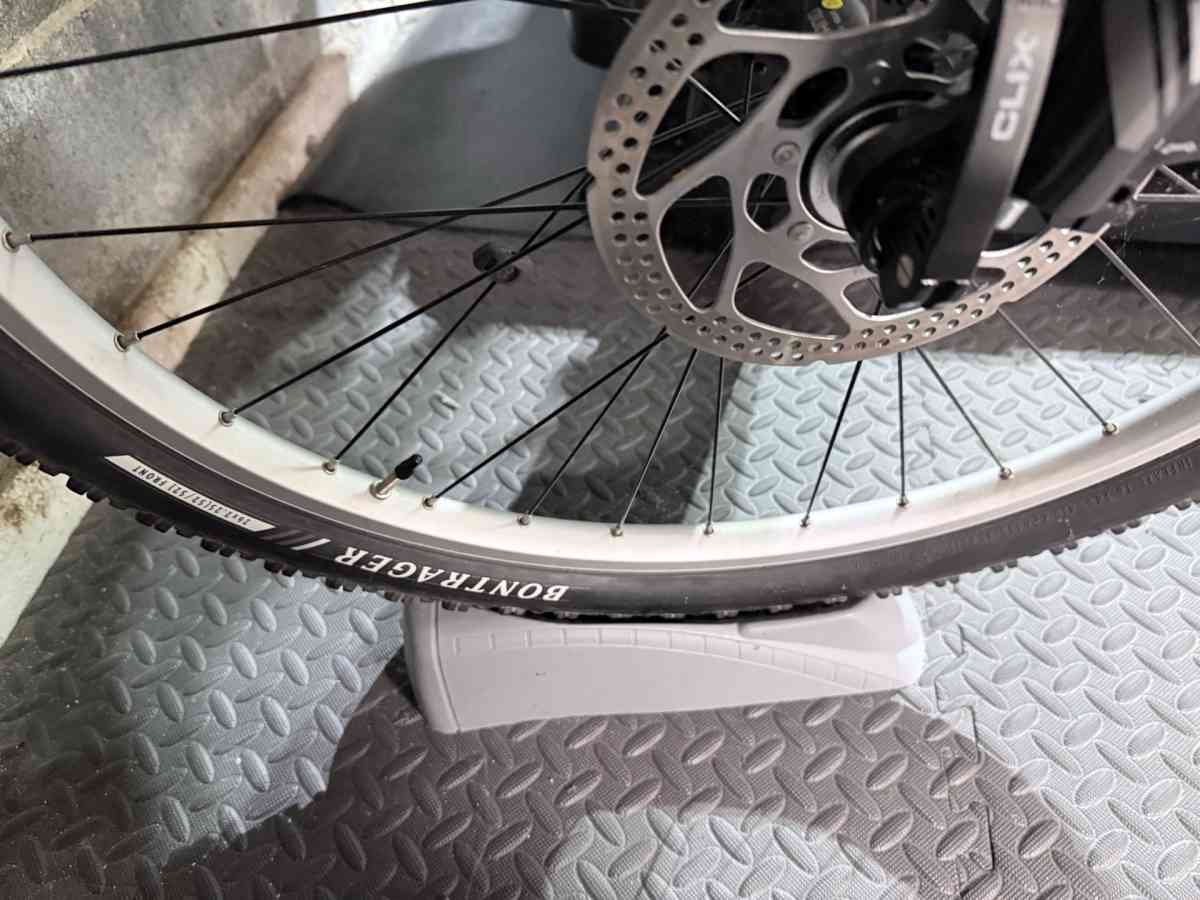 2009 Gary Fisher Piranha MTB  Hydraulic Brakes  G2 Geometry