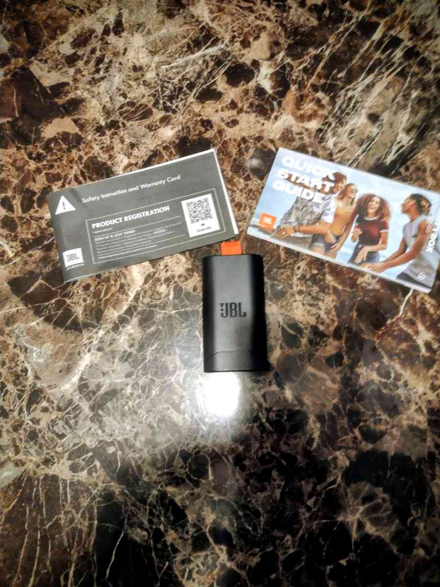 JBL party box New comes with dust cover