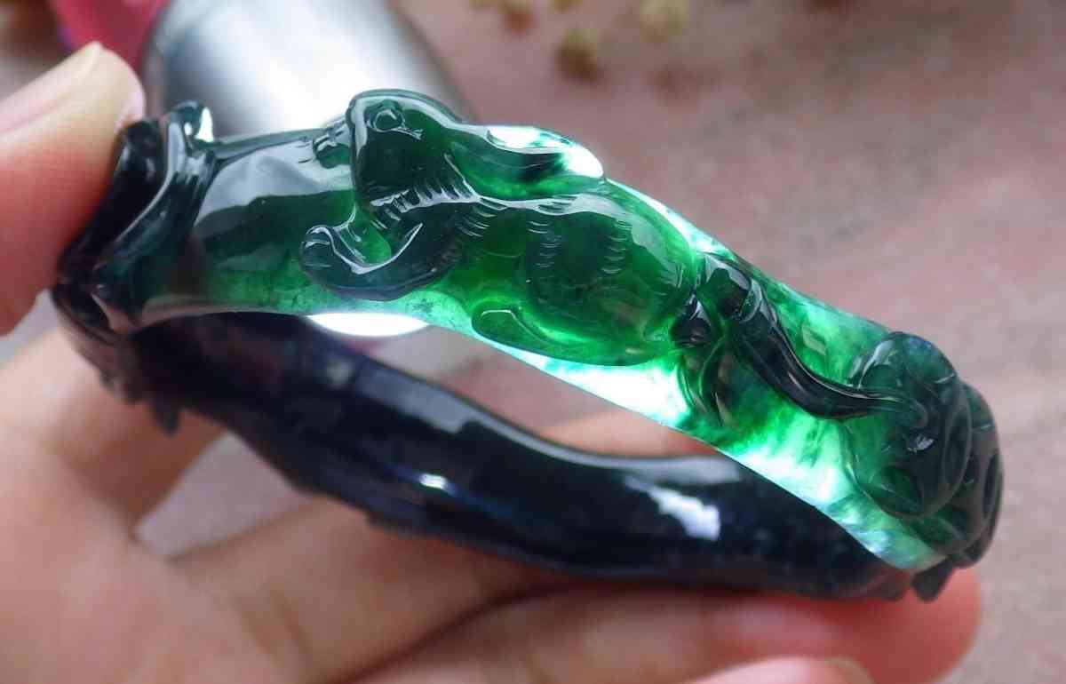 Certificate Jadeite jade Burma  Dark Green Black Flower