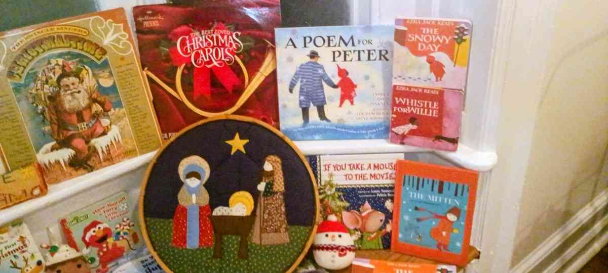 30pc Christmas Bundle Toddler Books 4 Squishmallows 5 Vinyl