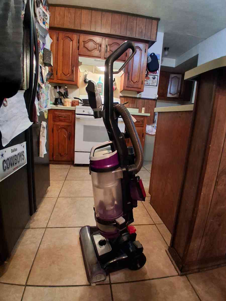 Bissell clearview swivel pet vacuum cleaner