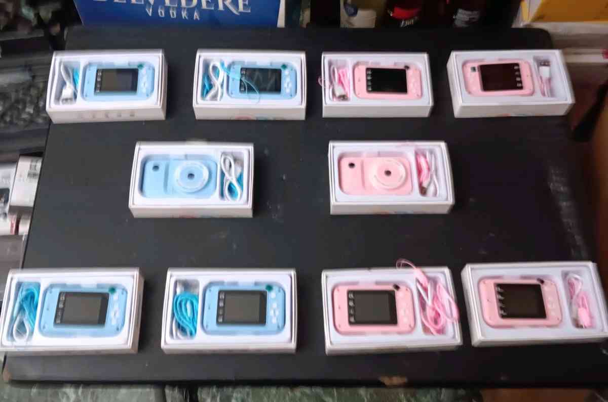 KIDS DIGITAL CAMERAS