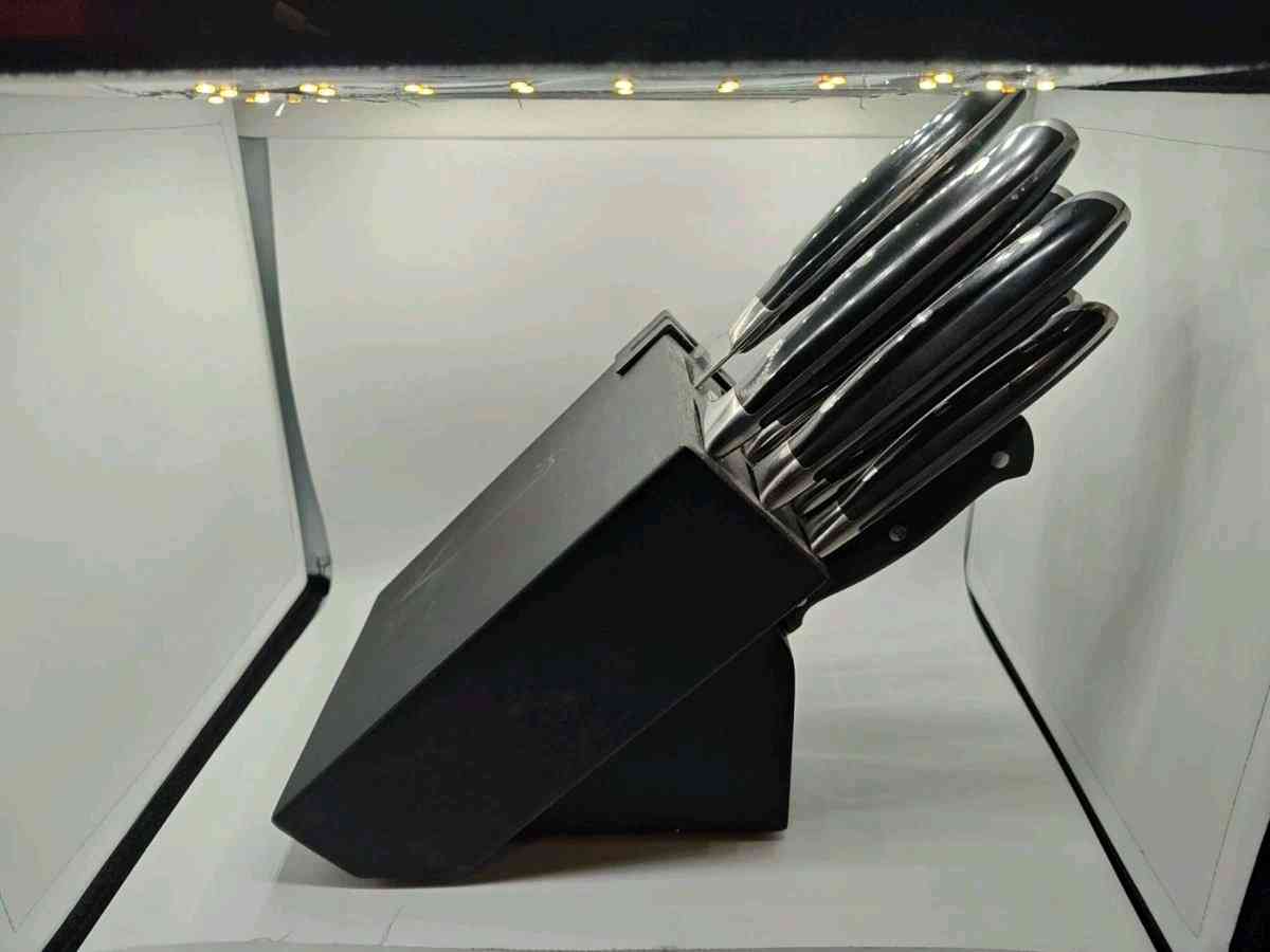 Farberware Classic 12Piece Knife Block Set with BuiltIn Knif