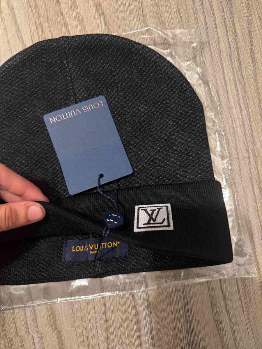LV beanie