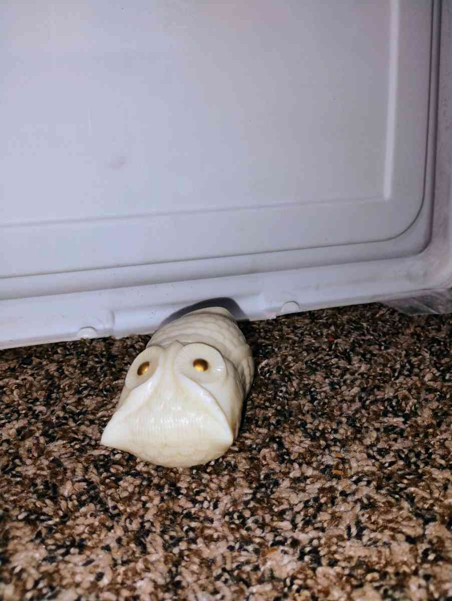 vintage avon screech owl milk glass perfume jar in amazing