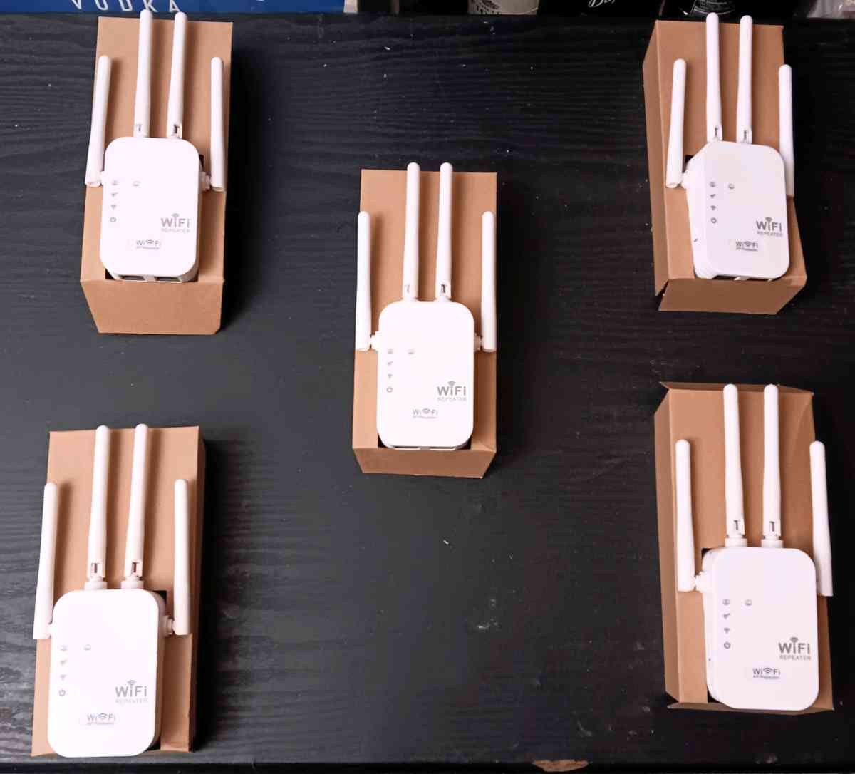 WIRELESS WIFI REPEATER