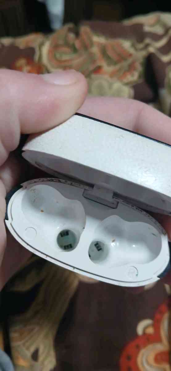 off brand blue tooth wireless earbuds