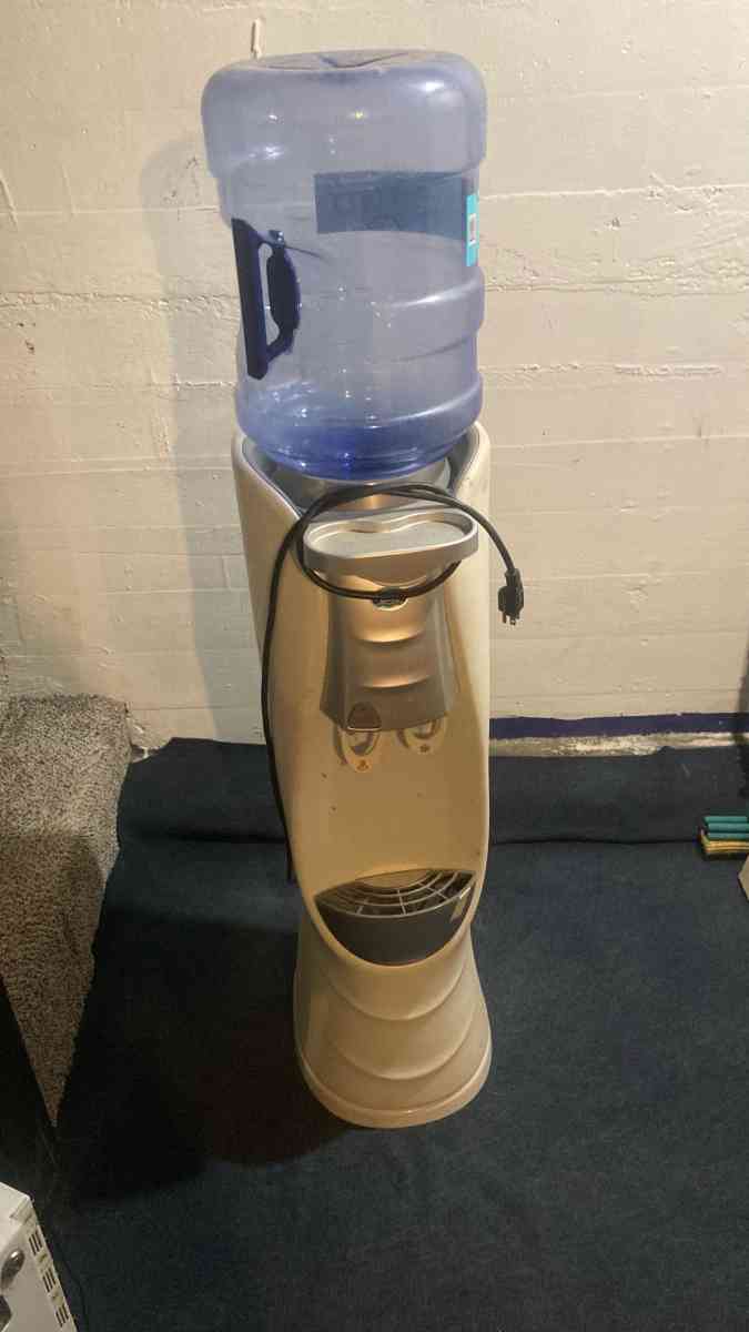 5 Gal Hot  Cold Water Dispenser