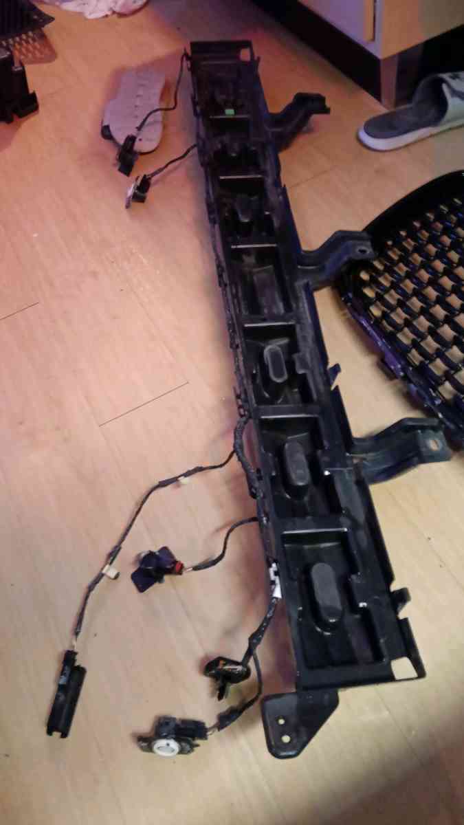 OEM Mopar Chrysler 300 grille shock absorber fog light