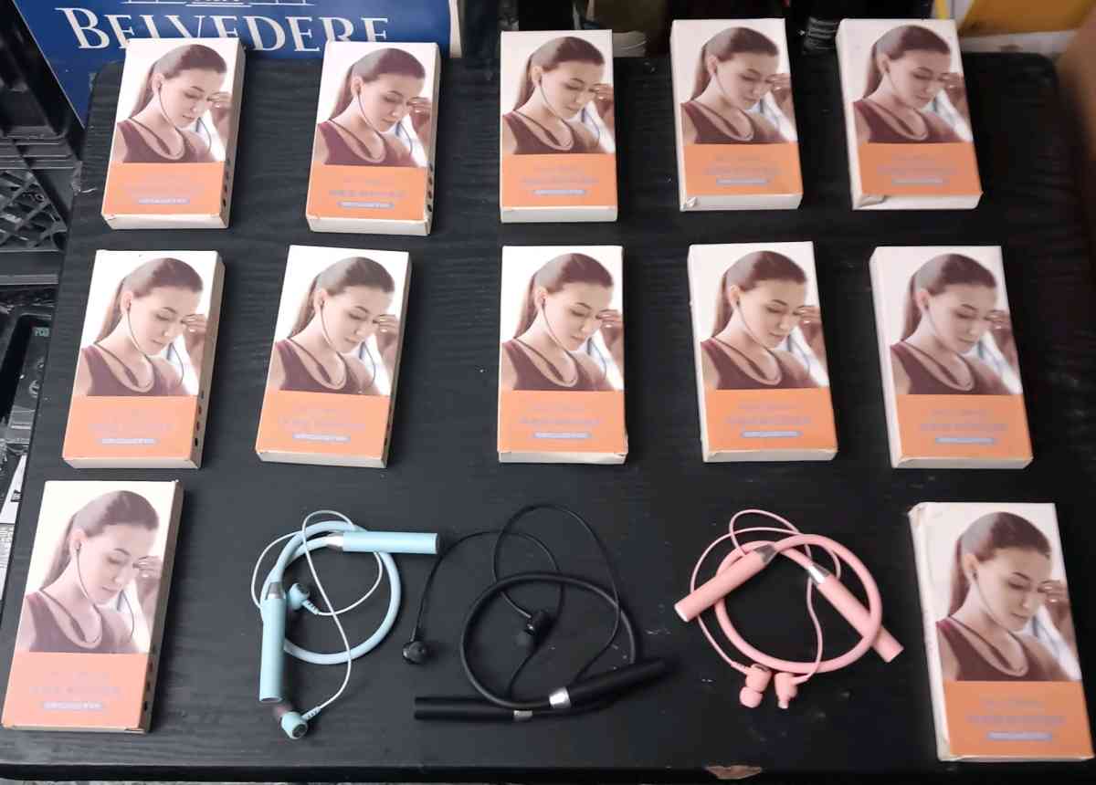 MUSIC WIRED NECK WIRELESS EARBUDS