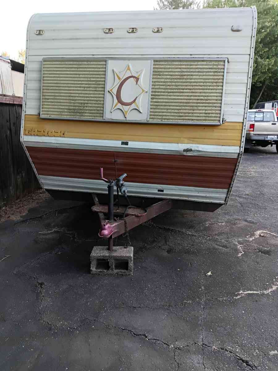 1975 Chateau travel trailer