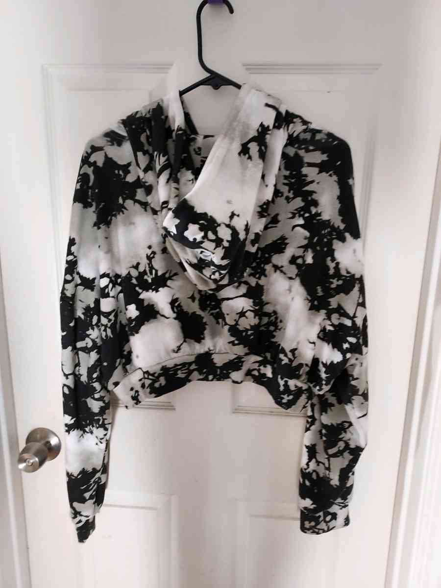 Cropped Tupac hoodie