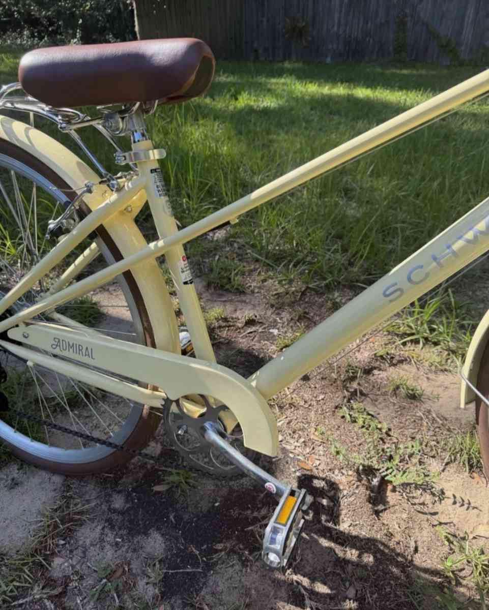 SCHWINN bicycle admiral 700c 7 speed hybrid