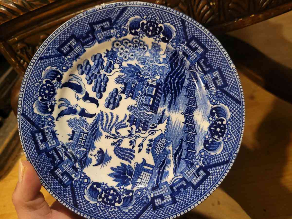 blue Willow China dinner plate