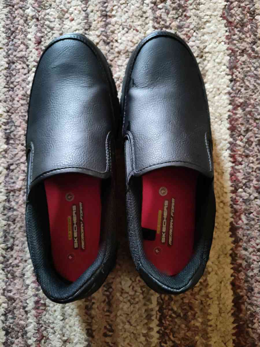 Sketchers Mens Work shoes Non slip Sz 9