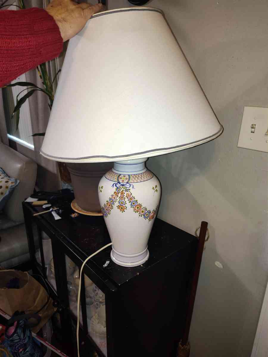 Italian hand painted table lamp
