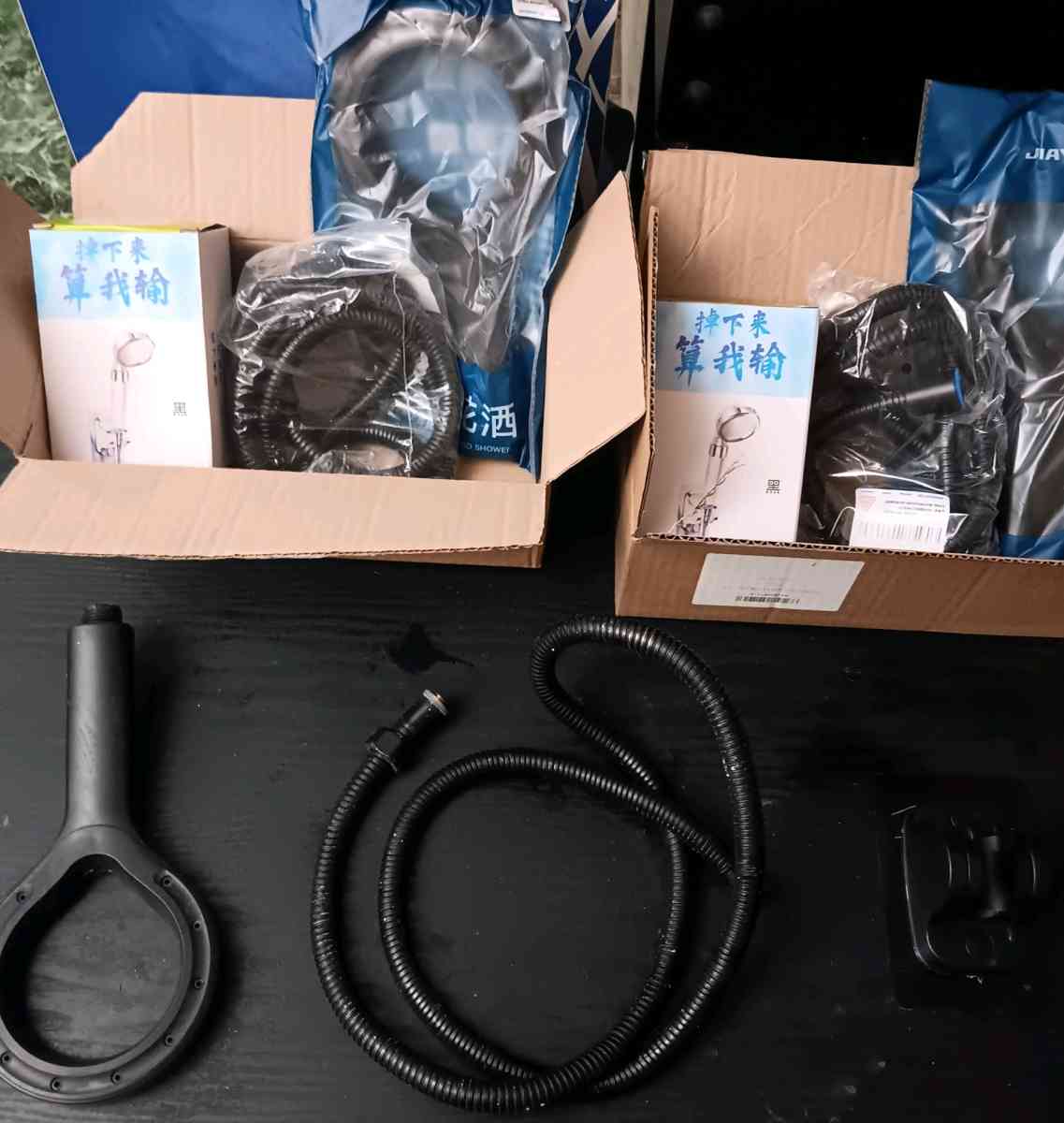 SHOWER HEAD WITH SHOWER HOLES SET