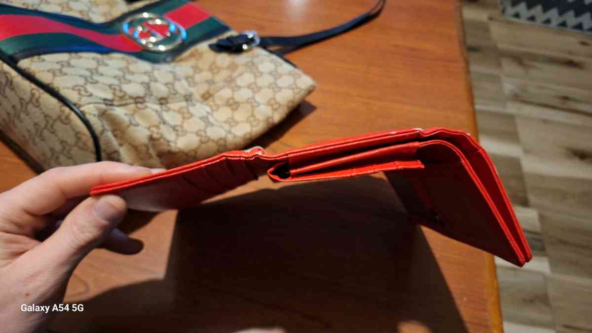 Gucci wallet