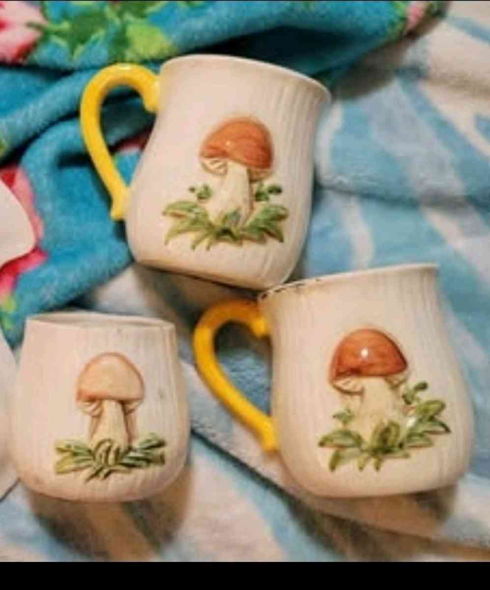 Vintage Merry Mushroom Drinkware