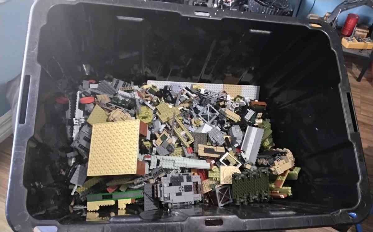 LEGOS