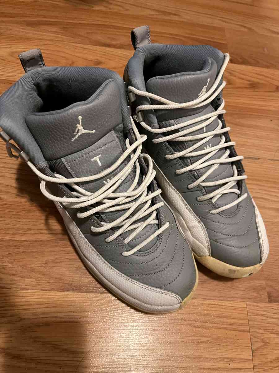 size 7 jordan 12s take for 25