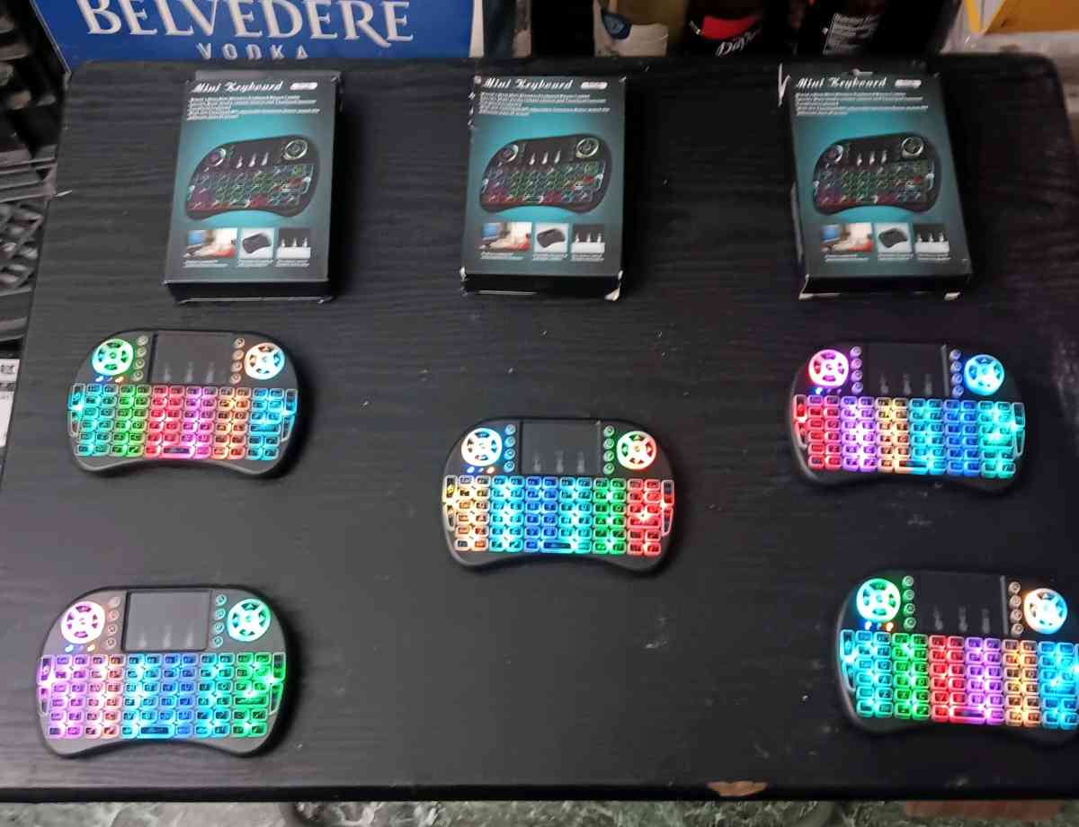 WIRELESS MINI USB KEYBOARD