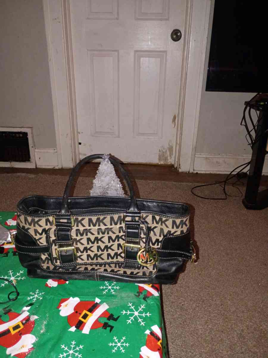 a rectangle handbag Michael kors purse