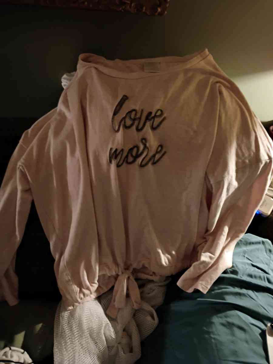 Tons OF Womans Cloths Sizes Very