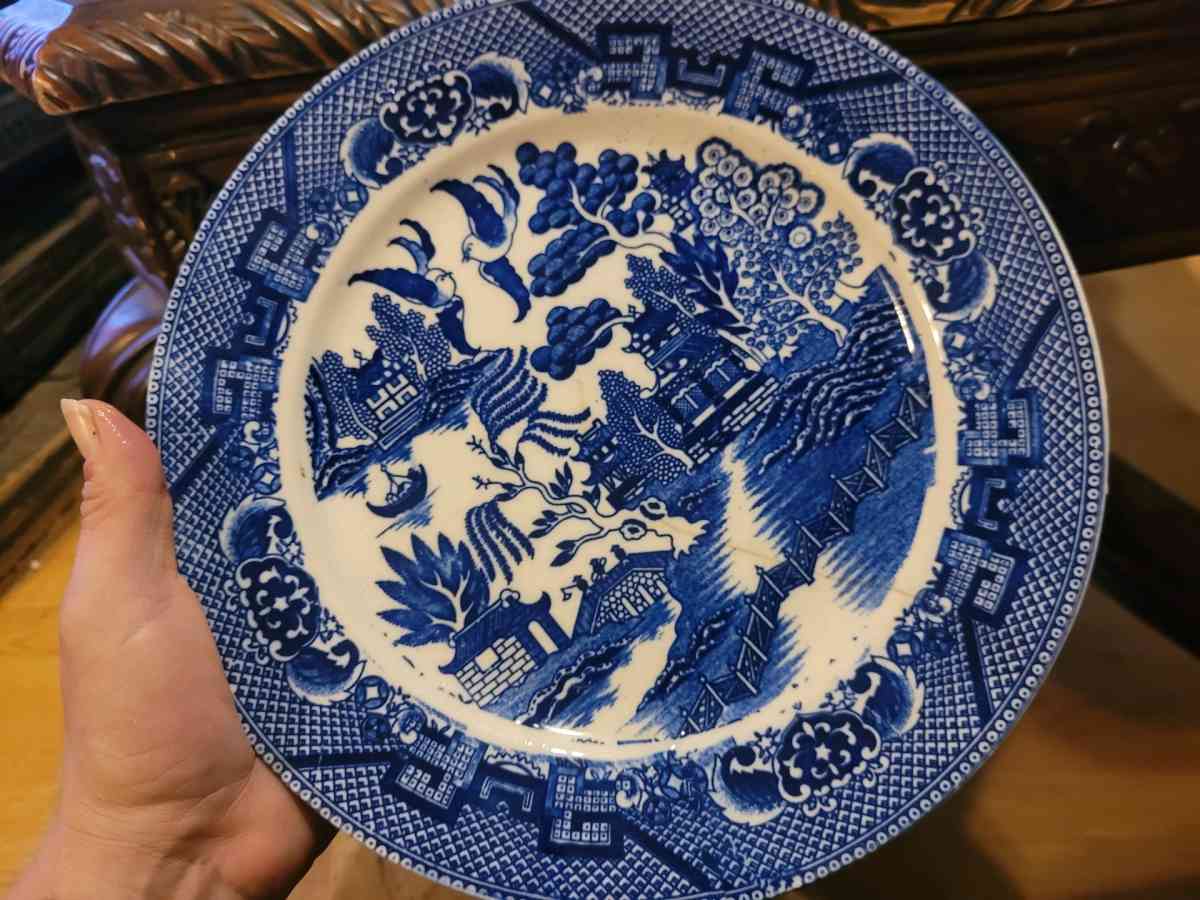 blue Willow China dinner plate