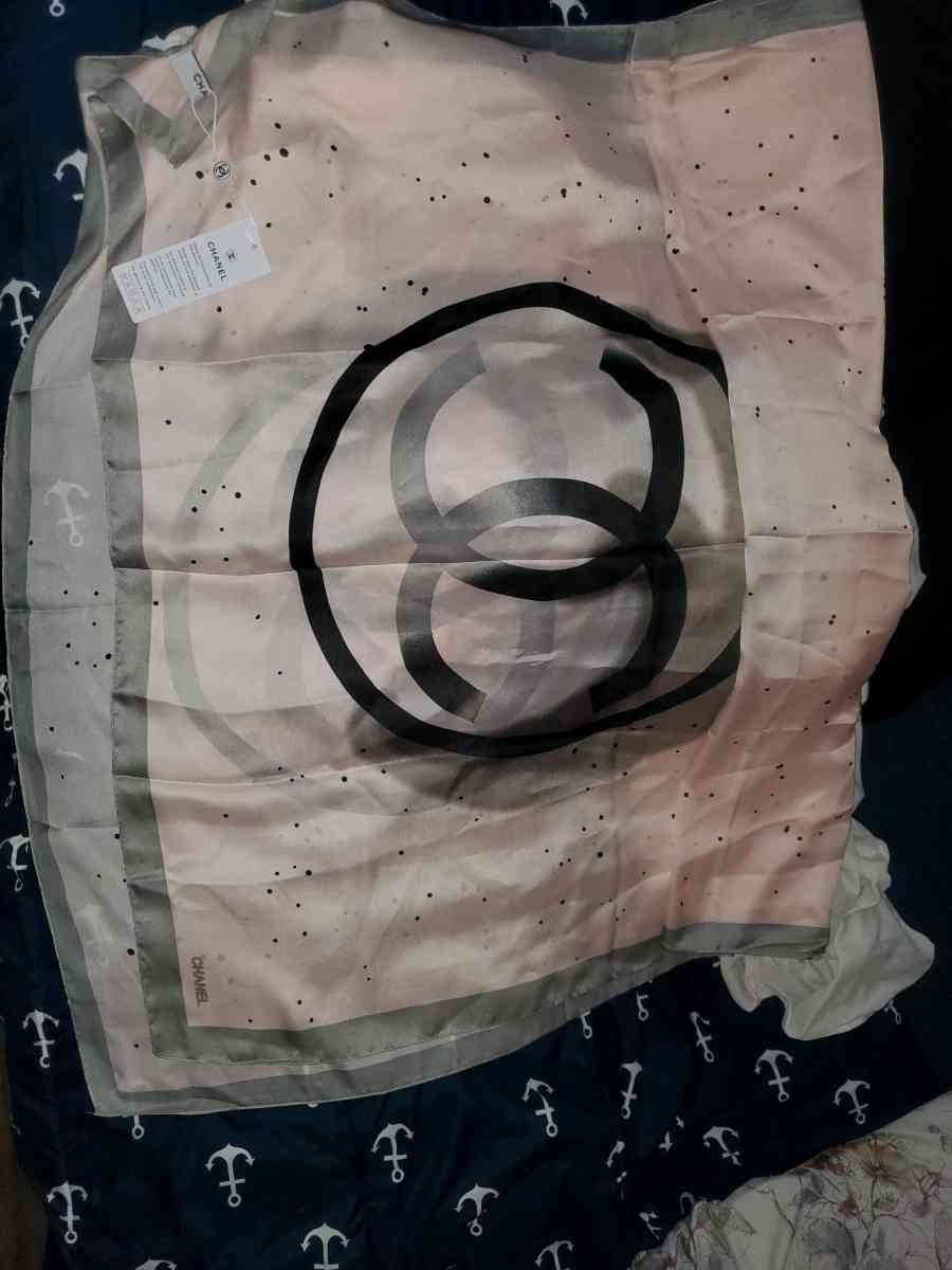 Chanel Elegant Pink and Gray Scarf