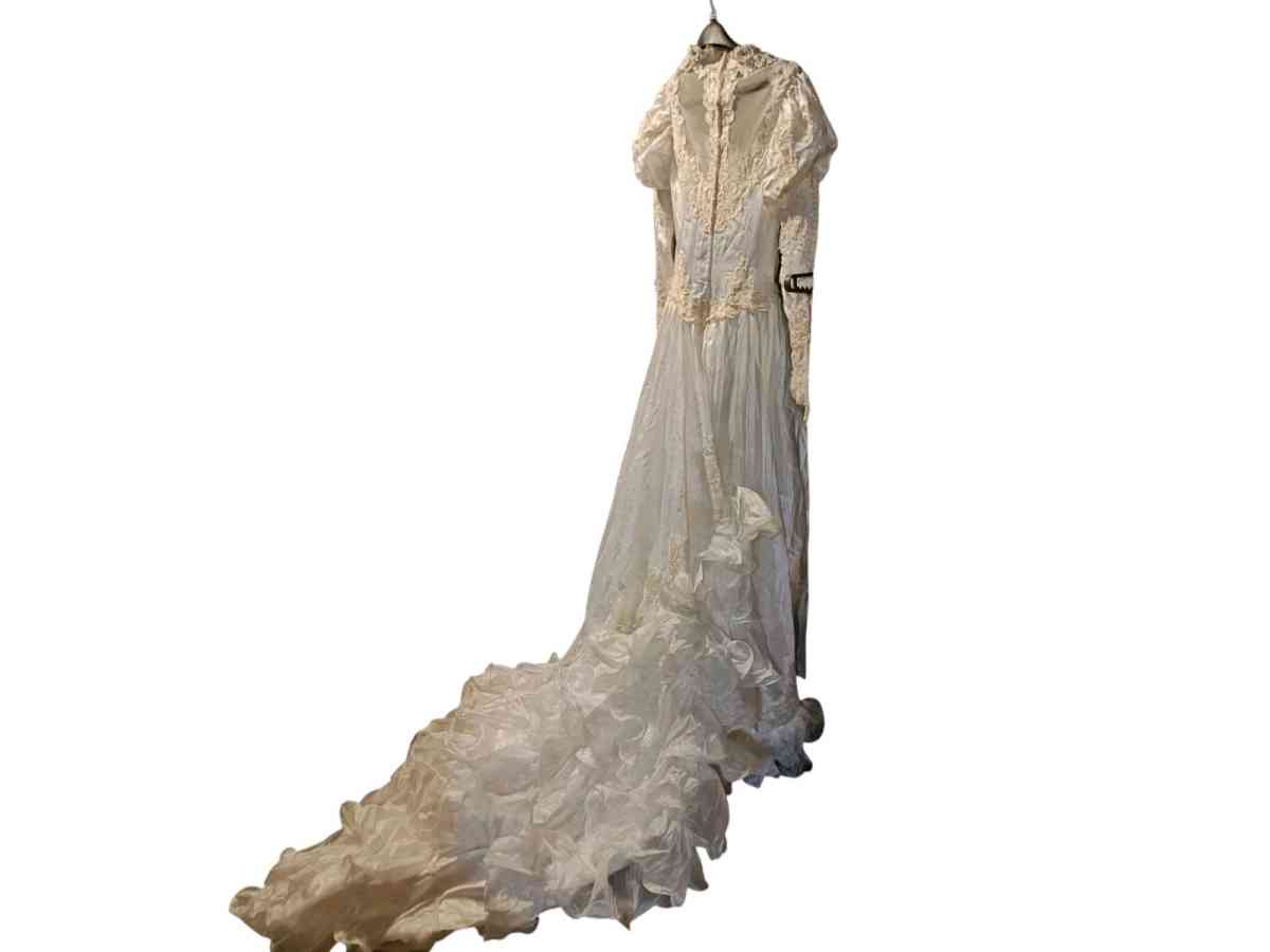 Vintage Wedding Dress Gown Lace US Union Made Average Fit Lo