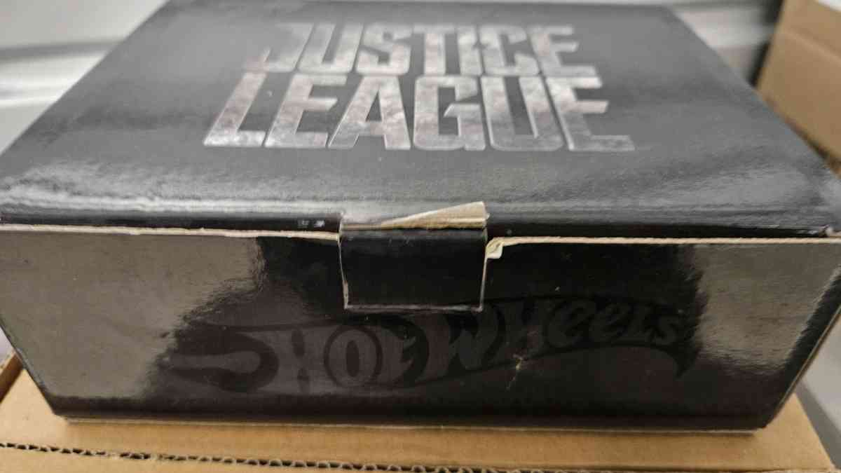 2017 SDCC Hot Wheels Batman Justice League Batmobile2017 SDC