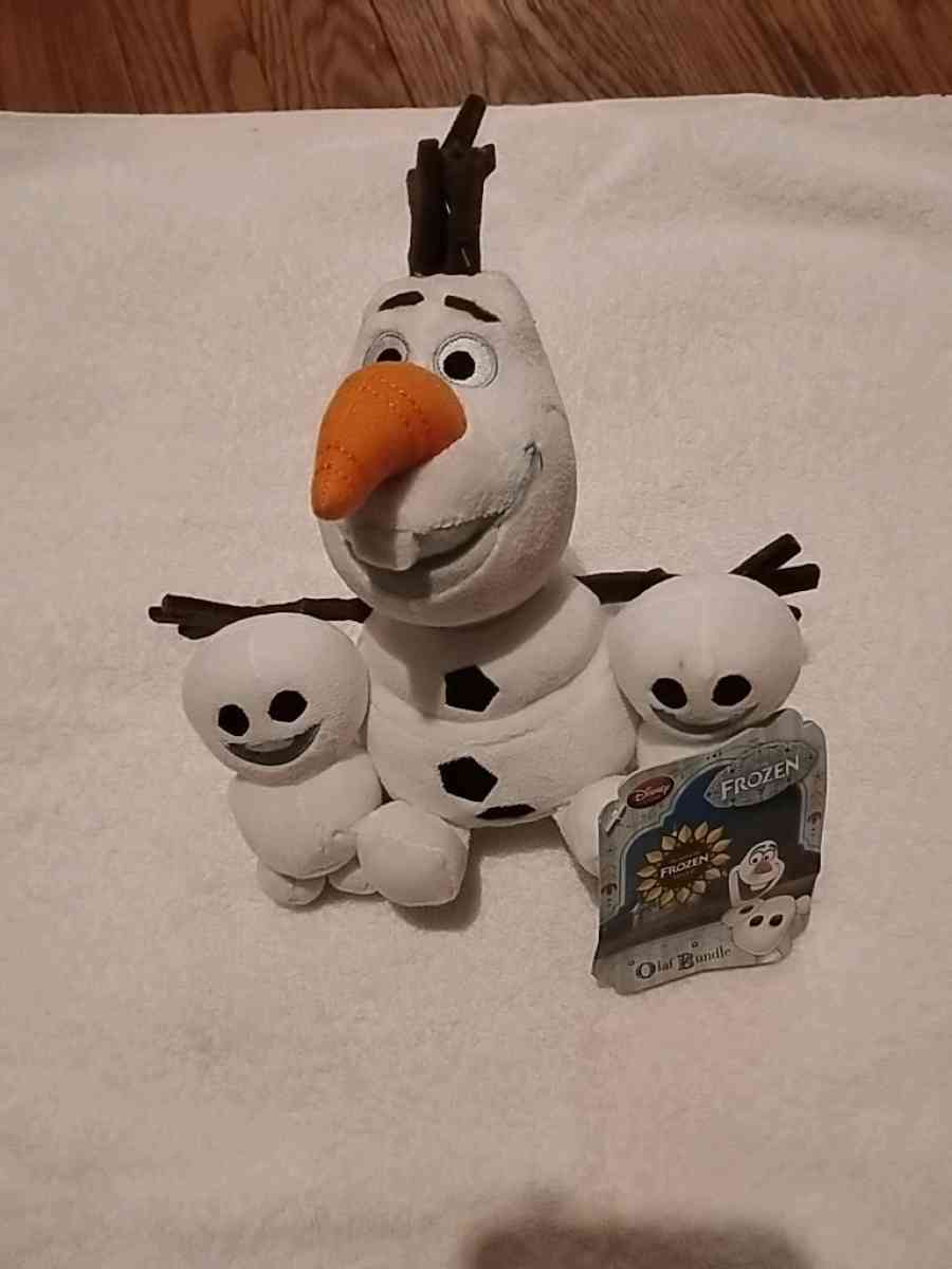 Frozen character OLAF AND CREW